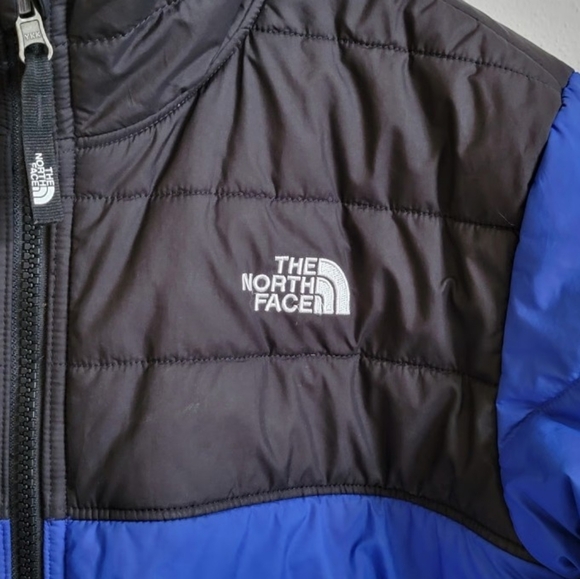 The North Face Kids Puffer Jacket in Blue and Black Reversible - Picture 3 of 5